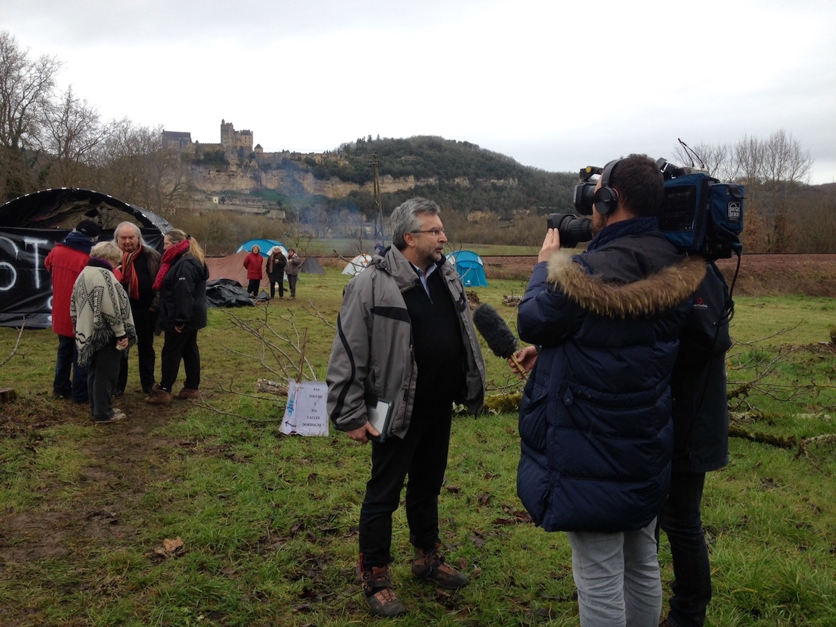 Lionel Frel à Beynac-et-Cazenac en Dordogne pour dénoncer le projet inutile de contournement routier