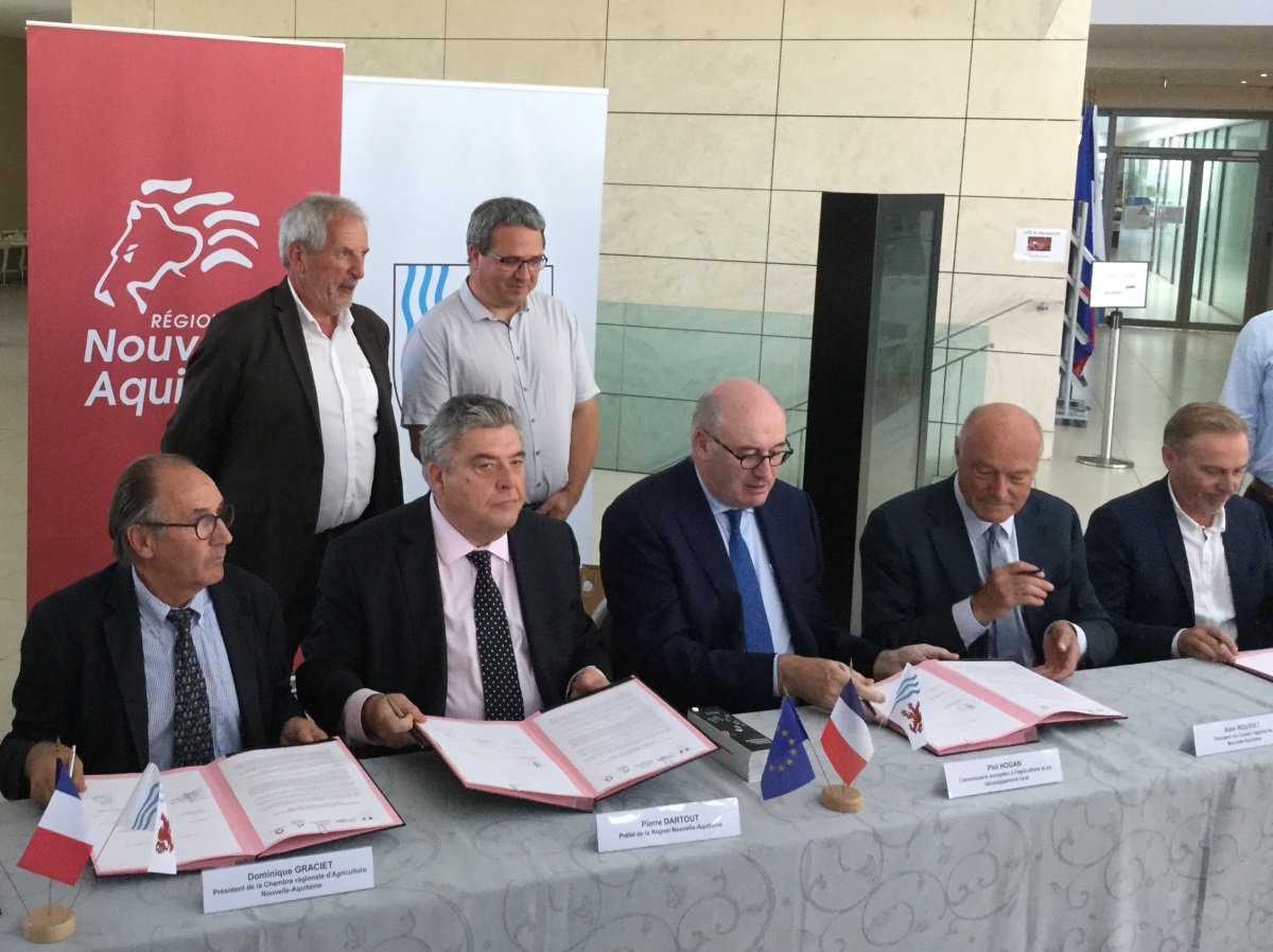 Signature du pacte Ambition Agri Bio : 28 millions d’euros affectés à l’agriculture biologique